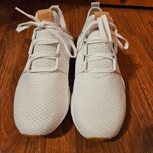 Womens New Balance Size 7.5